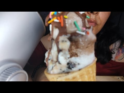 ASMR #icecreamflavour helado 🍦 de chocolate 🍫 y vainilla