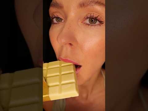 Trying White Dubai Chocolate?! 😯💚🍫 #dubai #chocolate #asmr #eating