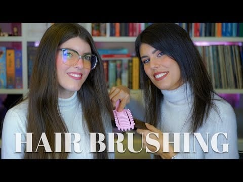 ASMR 💆🏻‍♀️ HAIR BRUSHING con una NINFETTA 🩷 (Whispering)