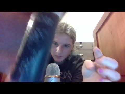 ASMR what's in my bag | tapping, scratching