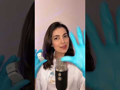 ASMR médico inaudível examinando você #shorts