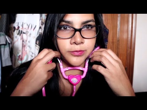 ASMR comiendo caramelo Rolpleplay de  Doctora