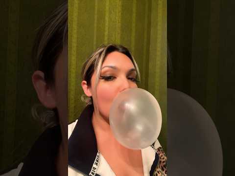 BUBBLE ASMR | blowing popping bubble gum sounds