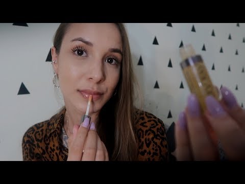 ASMR - PASSANDO GLOSS/BATOM (com sons de boca,chuva e trovões)