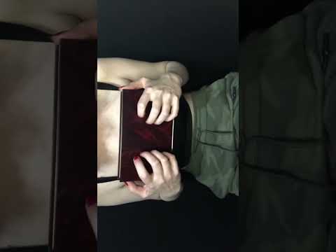 Asmr tapping no livro #asmr #relax #tingles
