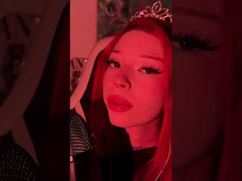 Spit Painting a Spoiled Princess 👑 | ASMR + Gaming Talk SHORT video! #spitpainting #egirl #gamergirl