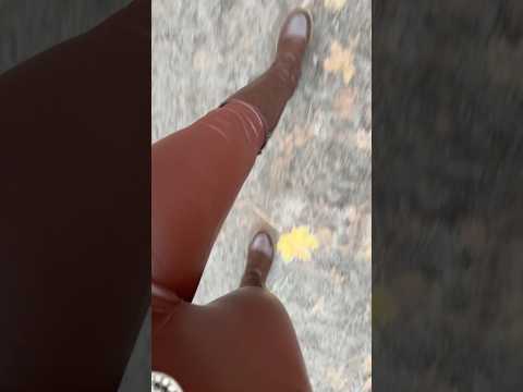 ASMR wandern mit Stiefeln auf vereisten Boden. 😬