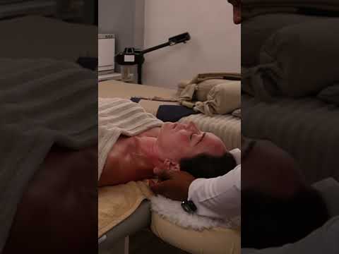 Masaje para relajar cuello #spa #relajacion #massage #masajerelajante #caracas #venezuela #short