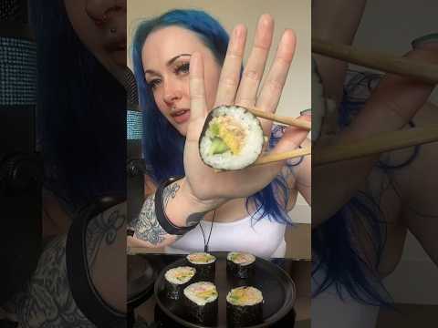 tuna, avocado & cucumber sushi 🍣 #asmr #asmreating #eatingsounds