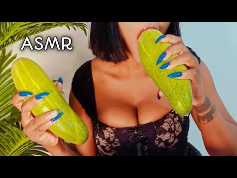 ASMR - SUCKING CUCUMBER EATING AND LICKING | CRUNCHY CUCUMBER [mouth Sounds]