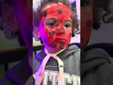 POV: VOCÊ FAZ ASMR E UMA CRIANÇA ENTROU NO SEU ESTUDIO