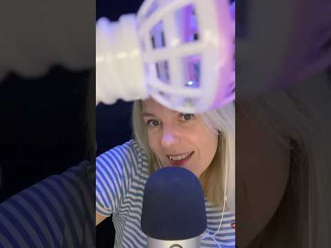 ASMR FR / POV - Tu es un chat ! Je joue avec toi #asmrfr #asmrfrançais #shortsasmr
