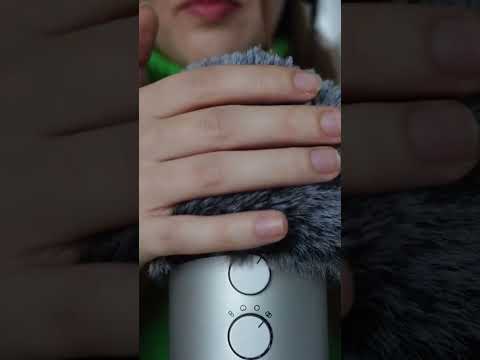 Brushing the Fluffy Mic Cover  #asmr #visualtingle #relaxing #tingles