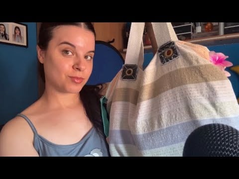 ASMR ¿Qué llevo en la bolsa de la piscina? ♡