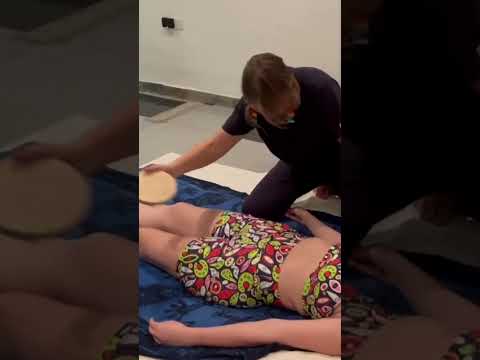 Masaje espiritual con palo de lluvia ☔️ #asmr #massage #asmrsounds #massagetherapy #spiritual