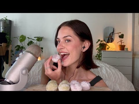 ASMR eating mochi ice cream🍨