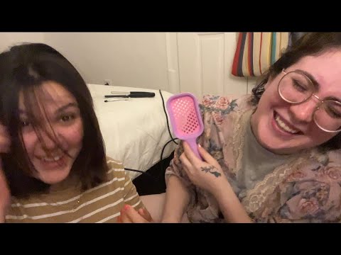 Asmr | Pranchando o cabelo da minha amiga (e tagarelando)