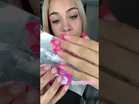 Asmr poniendome uñas press on!