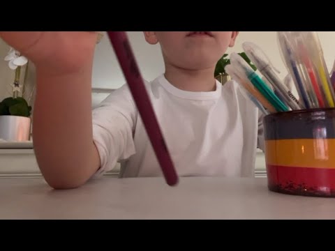 Mignonnerie ASMR : Mon P’tit Bout te Fait Deviner les Couleurs !