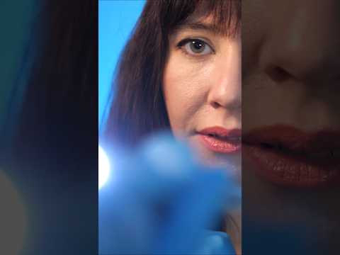 ASMR médecin 🔦 Test des yeux à la lumière