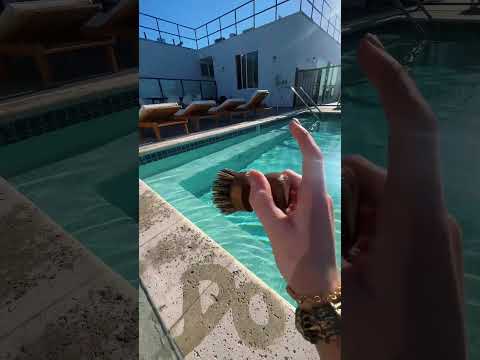 can you guess the celebrity I’m thinking of? asmr at the pool game #asmr #asmrgames #poolasmr #fyp