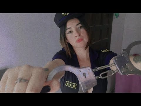 ASMR /policía antipática|solf poker 👮🏻‍♀️👎🏻🚔//VERITO ORELLANA