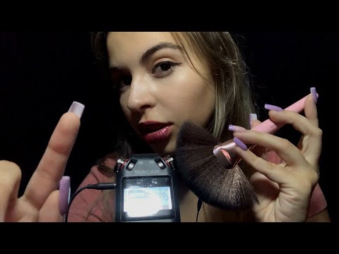 ASMR FAZENDO CARINHO EM VOCÊ COM PINCEL NA TELA | Mouth Sounds, Camera Touching/Brushing