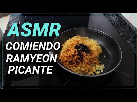 🍜ASMR Comiendo Ramyeon Picante + Galletas, Nesquik y yogurt (SUSURROS & EATING SOUNDS) 🍜