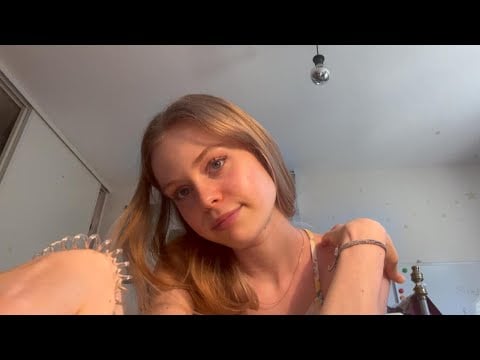 ASMR French Student removes make-up *soft spoken