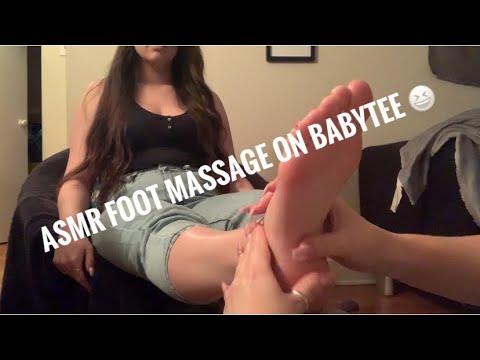 ASMR ~ ME GETTING MY FEET MASSAGED!