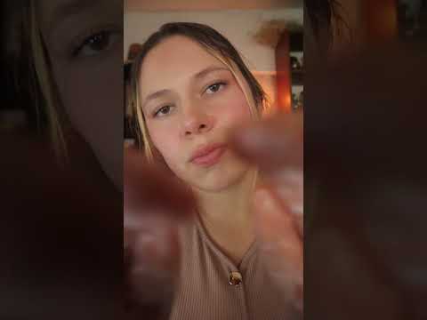 ASMR Audifonos + Limpiando tu carita 🧼 #asmr #asmrespañol #asmratencionpersonal #asmrparadormir 