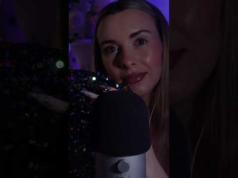 ASMR tingly triggers 💫✨  #asmrcrunch #asmrscratching