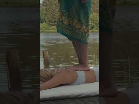 💆‍♀️ 🌿 Ruhe und Balance | ASMR Outdoor Thai-Massage – Annette & Beth 🌞✨