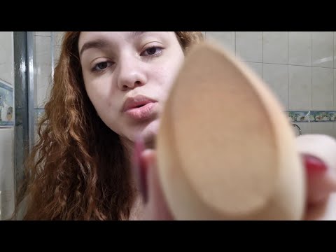Asmr - te maquiando, mas eu sou uma péssima maquiadora (fast asmr)