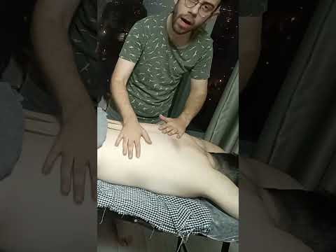 MASSAGE THAT RELIEVES ALL MUSCLE PAIN IN THE BACK #satisfying #relaxing #asmr #shorts