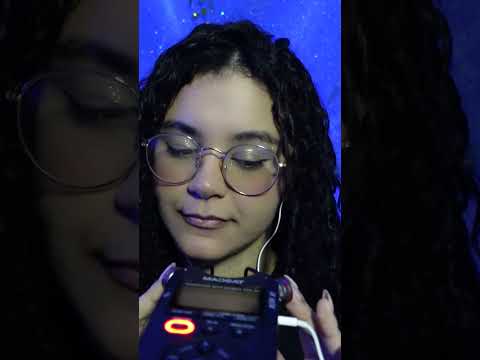 ASMR- Passando o dedo no fone do tascam
