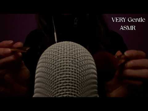 Gentle ASMR Mic Touching (mic scratching, brushing, plastic spoons & inaudible whispering)