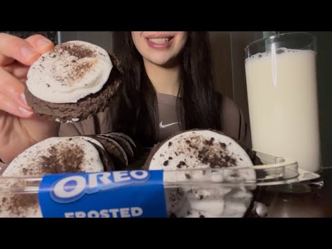 ASMR OREO FROSTED SUGAR COOKIES WITH MILK
