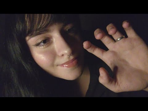 asmr spitpainting, cafuné, sons de boca molhados e sussuros