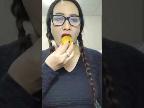 One time bite lemon #everyone #mukbang #shortsfeed #lemon #eatingchallenge