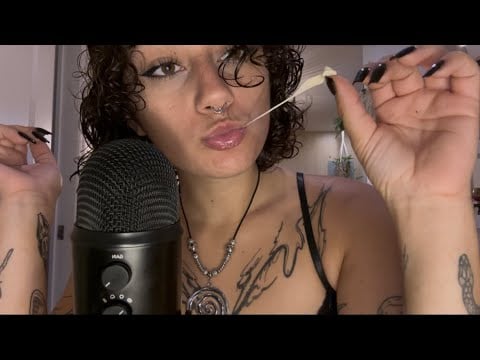 ASMR | 100% Sensitive Gum Chewing (+ Hand Mouvement, Tapping, Finger Fluttering…)