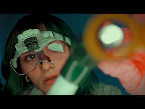 ASMR MÉDICO seu PRIMEIRO CHECK-UP GERAL DO ANO (coração, olhos, nervos cranianos...)