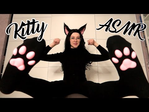 ASMR Kitty paws walking sounds 🐈 My cat socks relaxing sounds