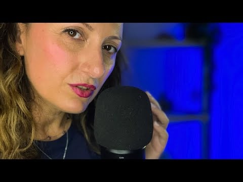 BRIVIDI INTENSI per una BUONANOTTE ASMR: mouth sounds, hand movement, mic scratching 