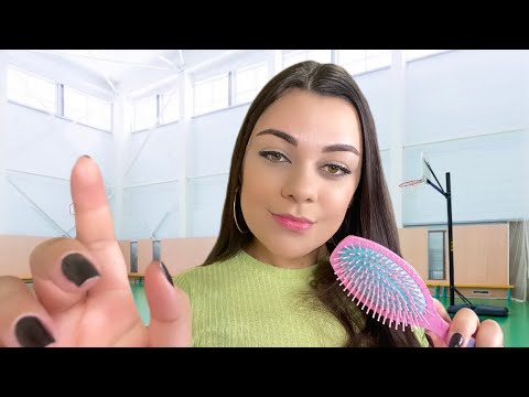 ASMR POV: AQUELA AMIGA ESCOVA SEU CABELO NA EDUCAÇÃO FÍSICA