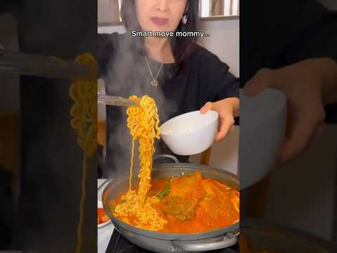 EATING HUGE KIMCHI HOT POT WHEN THIS HAPPENED... #shorts #viral #mukbang