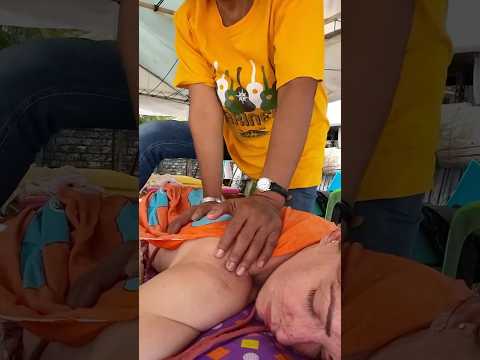 Masaje callejero de espalda en una playa de Phuket, Tailandia 🇹🇭✨ #relax #massage #beach #short