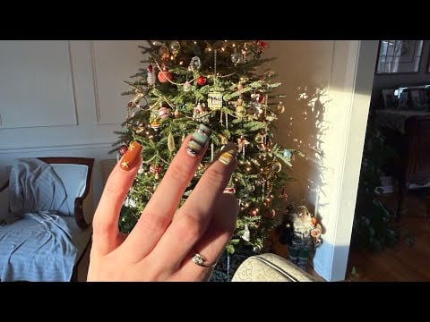 ASMR camera tapping and christmas tree tour 💋🎄