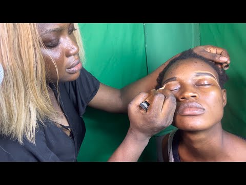 ASMR✨SOFT WHISPER MAKEUP APPLICATION ON COUSIN WITH GUM CRACKING.