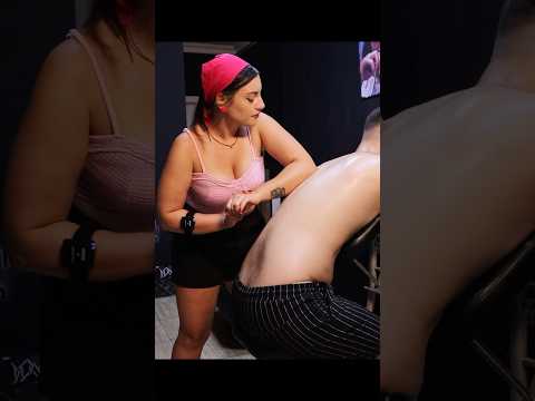1 Min. BACK MASSAGE - ASMR  #massage #shortsasmr